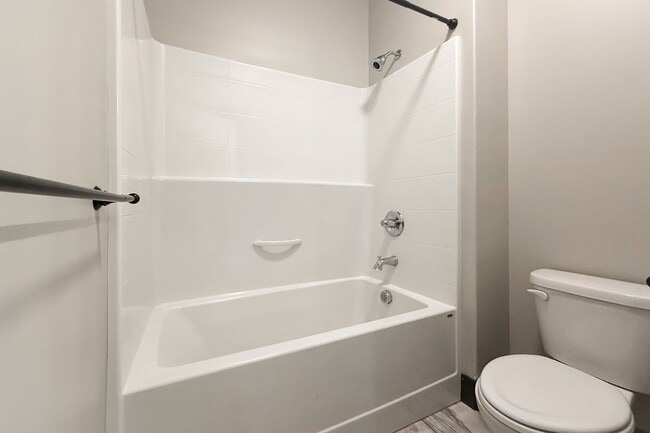 Building Photo - Beautiful 4-Bedroom House with Large Backy...