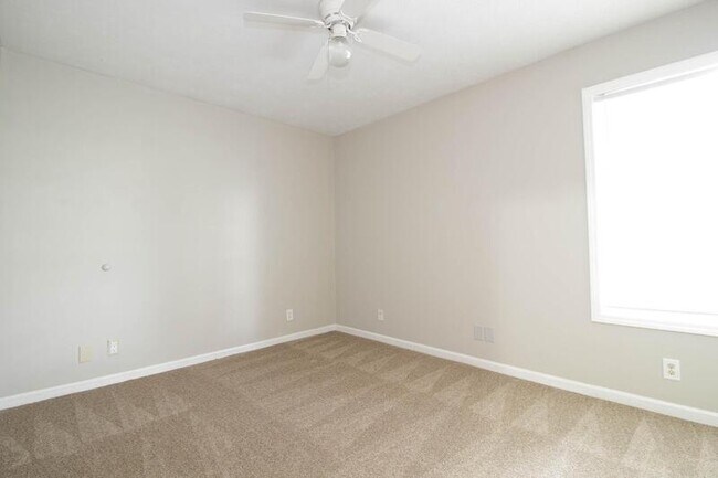 Building Photo - 700 Princeton Cir