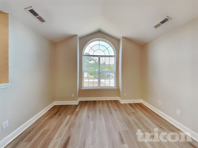 Building Photo - 130 Atherton Dr