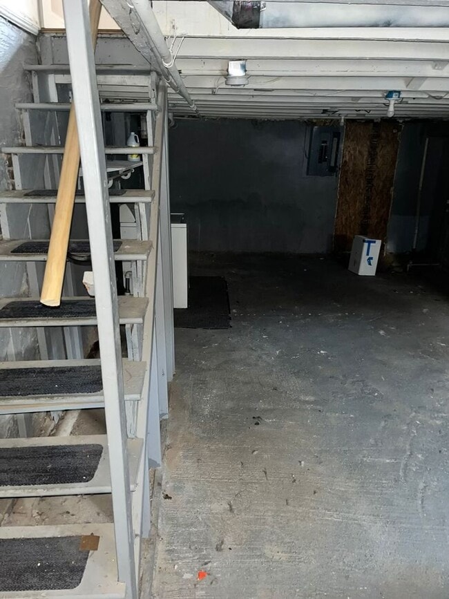 Building Photo - 414 N Bouldin St