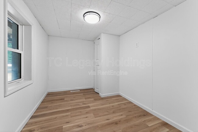 Building Photo - 192 Fairmor Dr