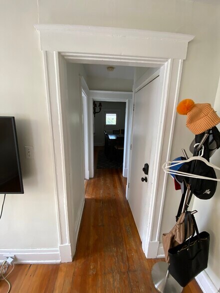Building Photo - 3108 Markbreit Ave