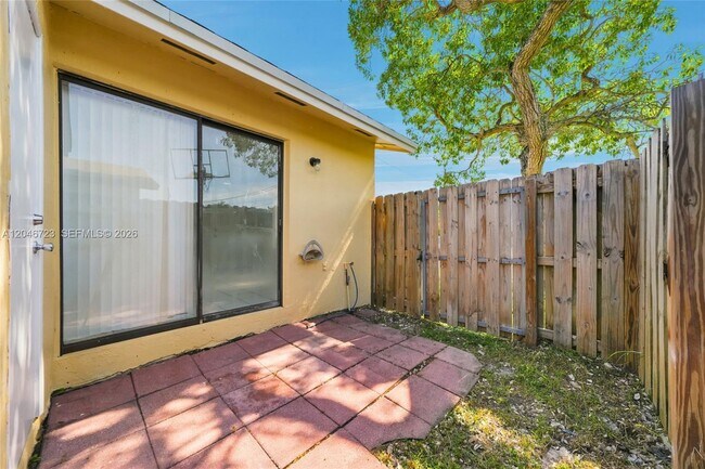 Building Photo - 20117 SW 88th Ct