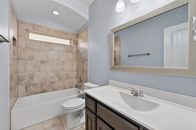 Building Photo - 1928 Velarde Rd