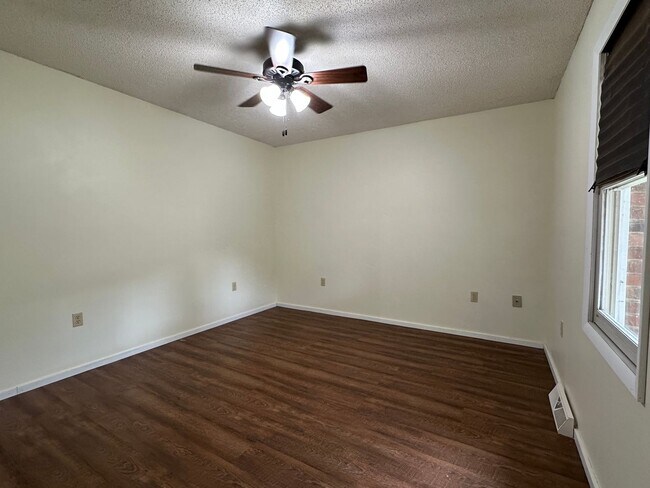 Building Photo - 3 bedroom, 2 bath house in Kingsport