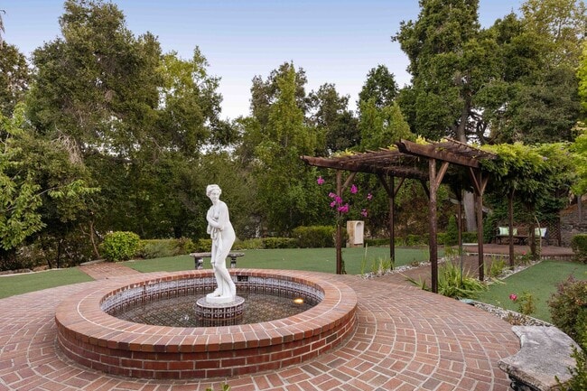 Building Photo - Meticulously Upgraded Los Altos Estate on Over an Acre