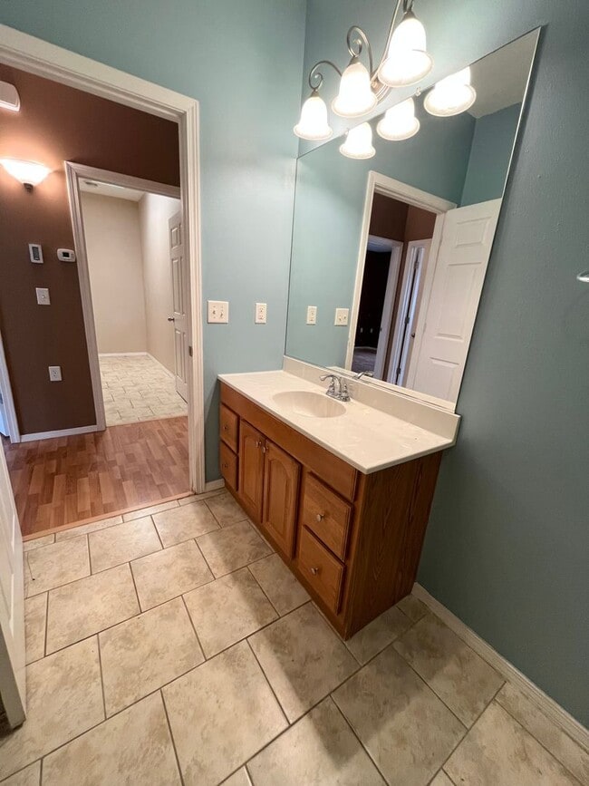 Building Photo - 2 Bedroom Twinhome For Rent in Lennox, SD!!