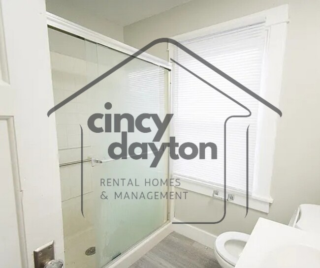 Building Photo - 3925 E 3rd St