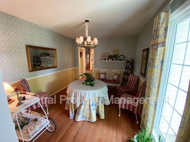 Building Photo - 4724 Coach Hill Dr