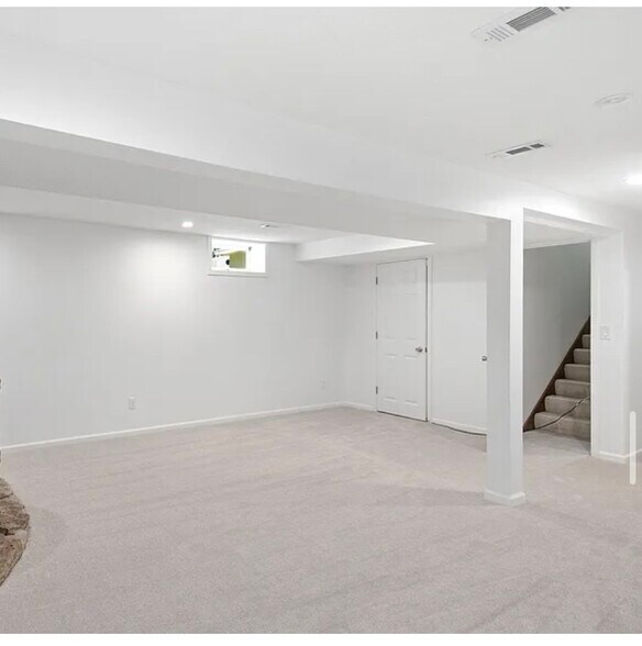 Building Photo - 15524 Larch St NW