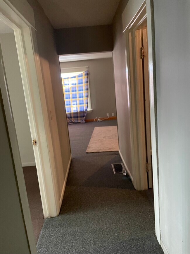 Building Photo - 1319 Jerome St