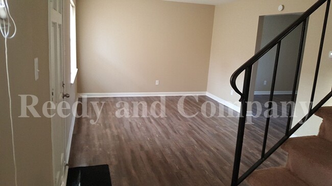 Building Photo - 5194 Colewood Ave