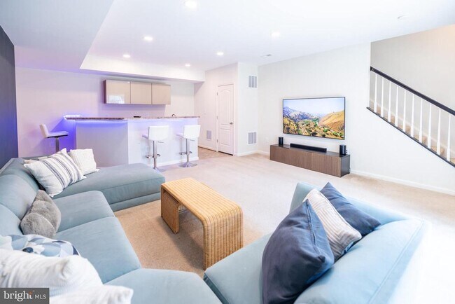 Building Photo - 8727 Raleigh Mews