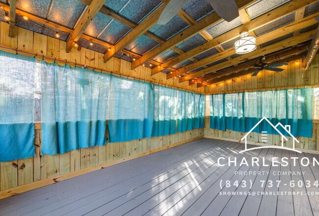 Building Photo - 8042 Nova Ct