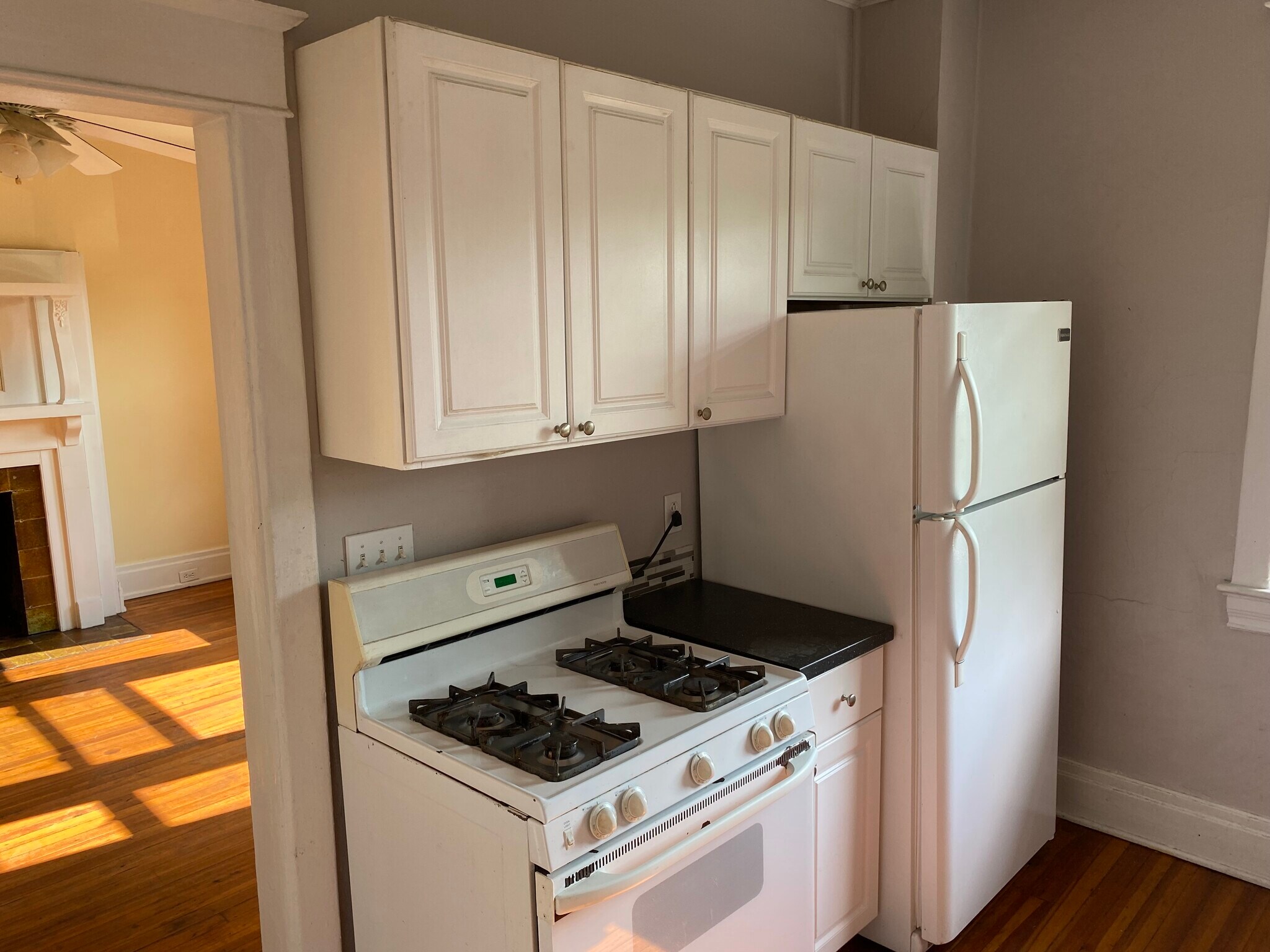Kitchen - 1619 Buena Vista St
