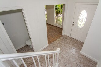 Building Photo - 20335 Fieldtree Dr