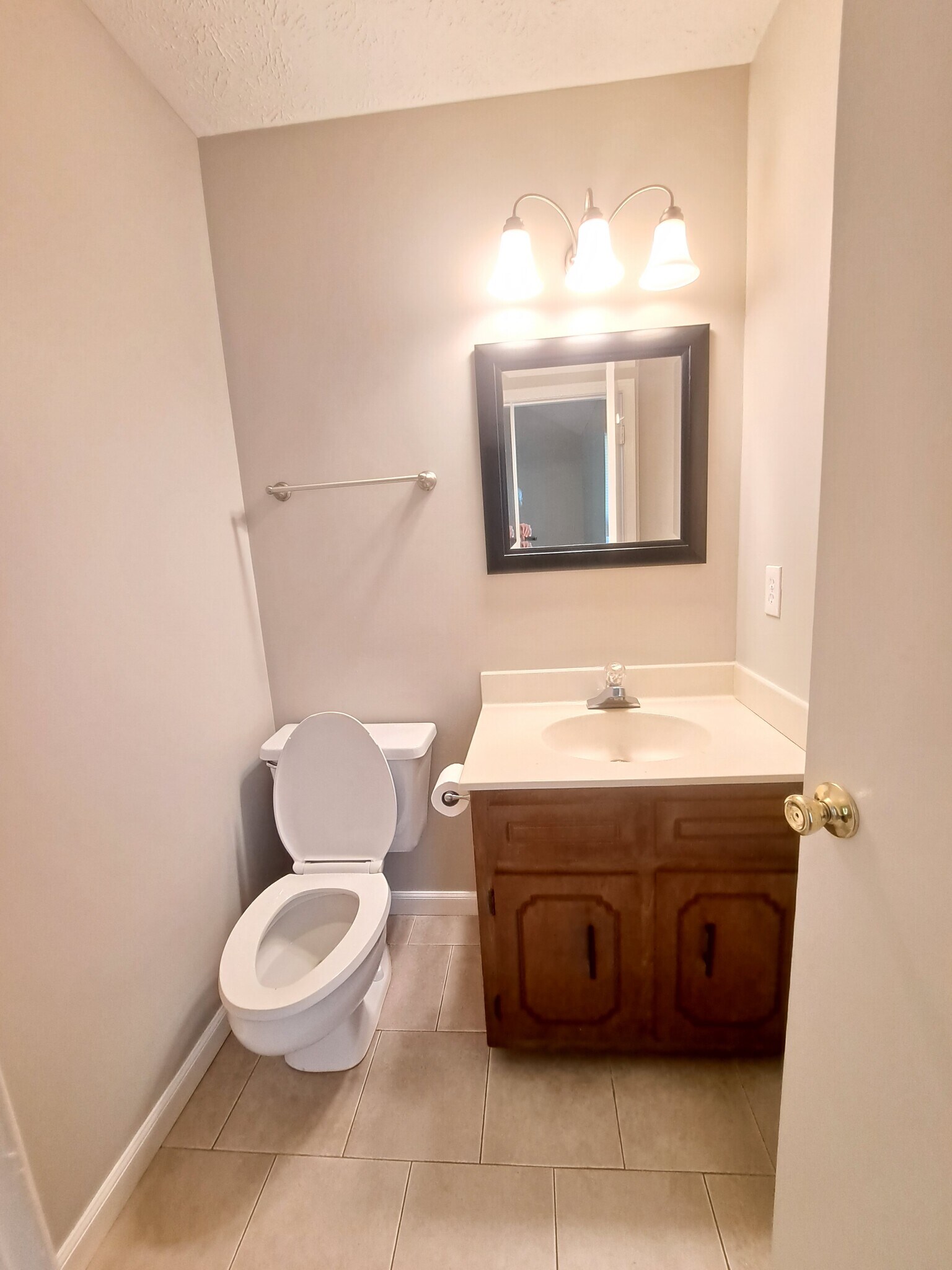 master bath - 7641 Saundersville Rd