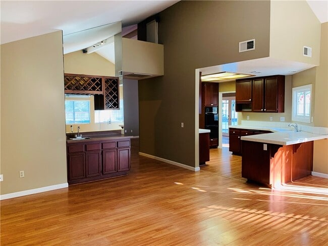 Building Photo - 23665 Meadcliff Pl