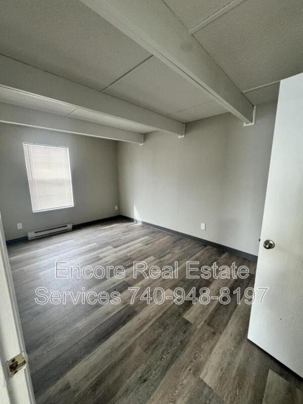 Building Photo - 570 Brookside Ct