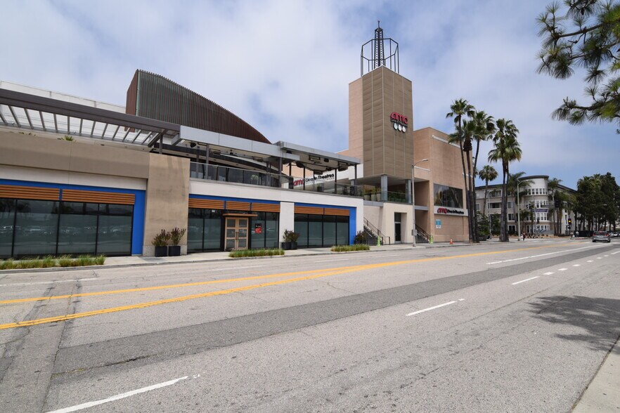 Building Photo - 13340 Maxella Ave