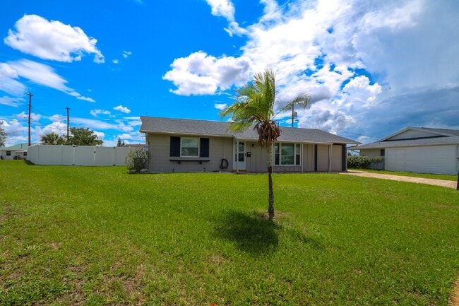 Building Photo - 1204 Harkness Way