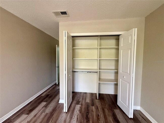 Building Photo - 1600 Woodland Dr