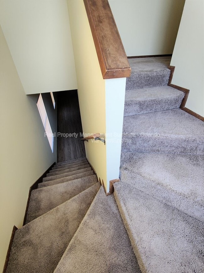 Building Photo - 10025 Creekwater Blvd