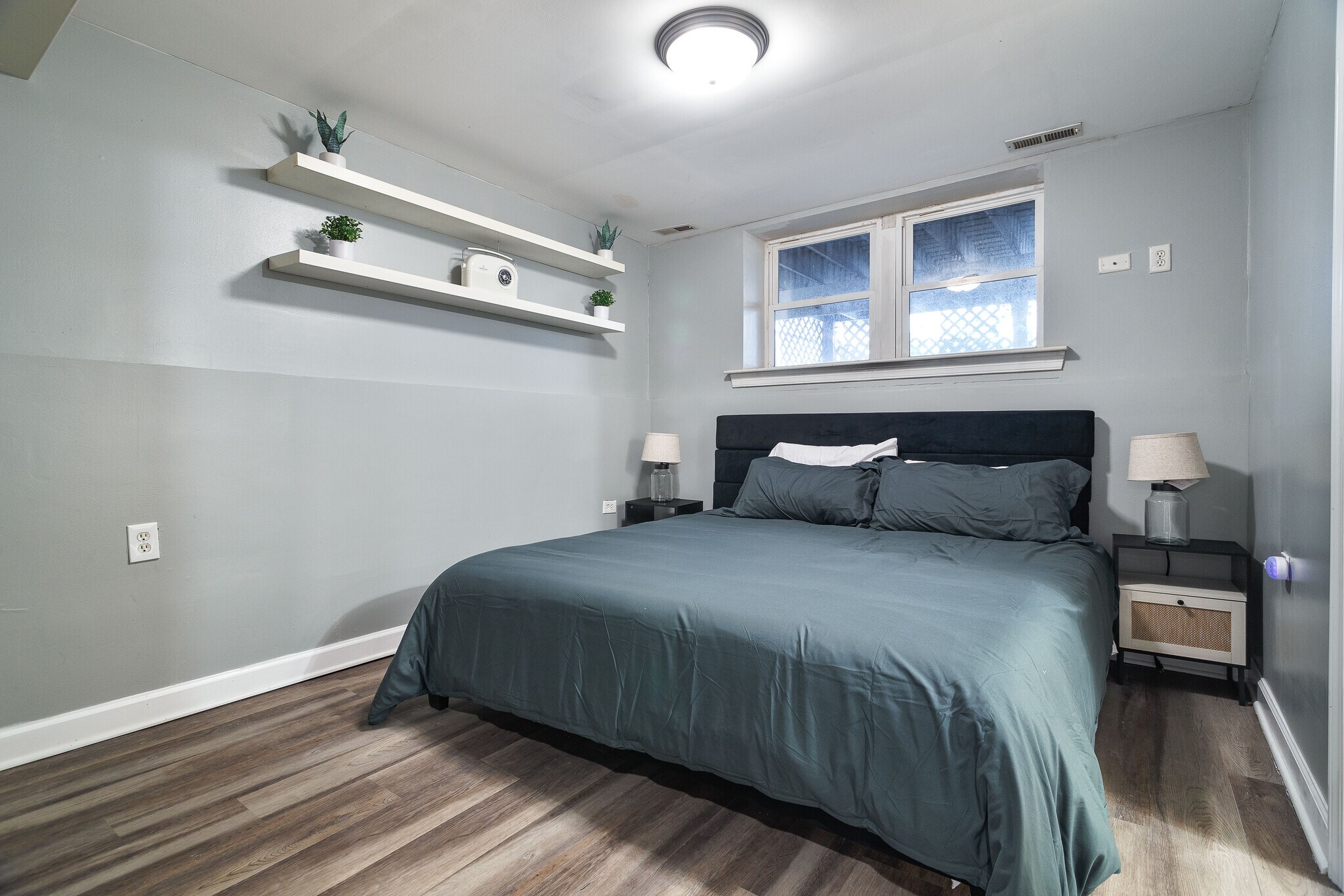 Building Photo - 3047 N Clybourn Ave