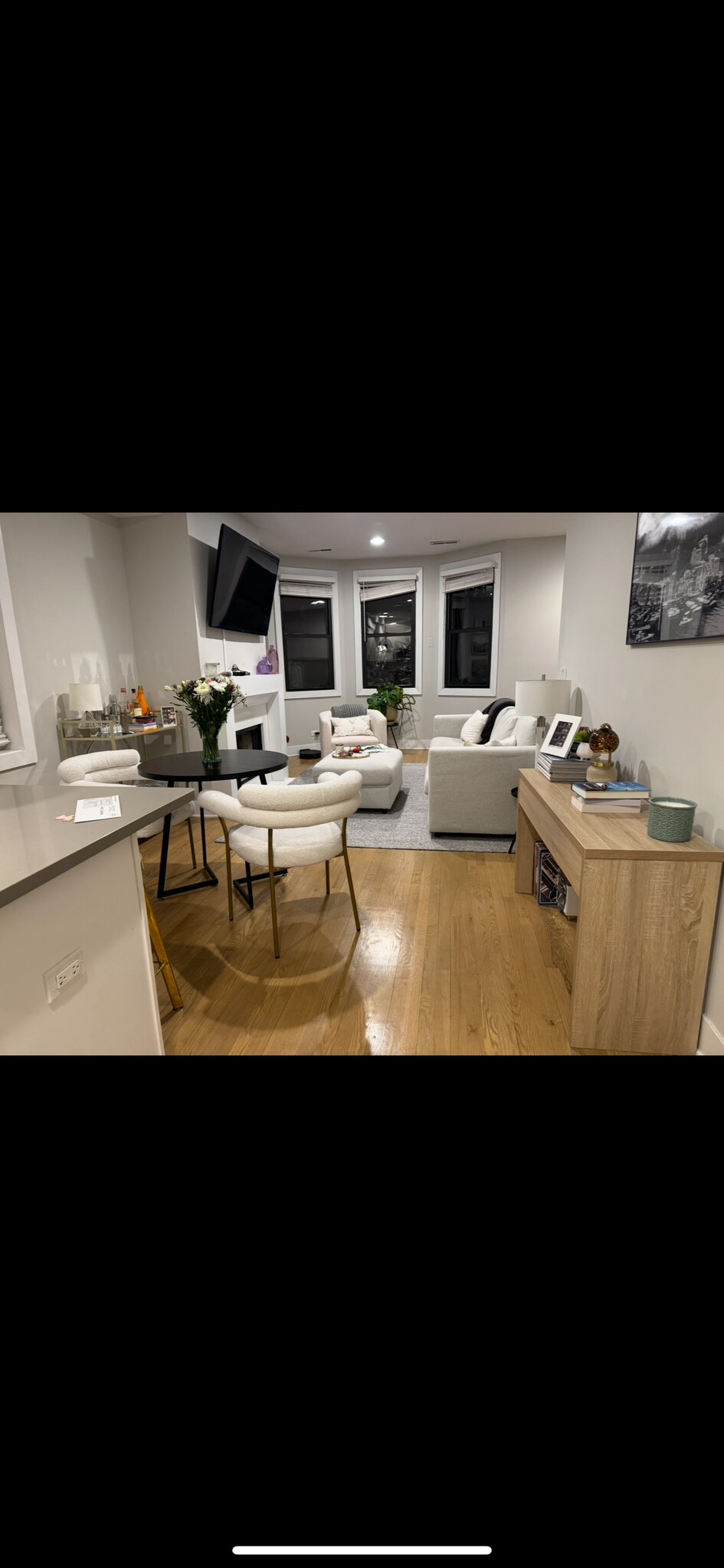 Building Photo - 2316 N Southport Ave