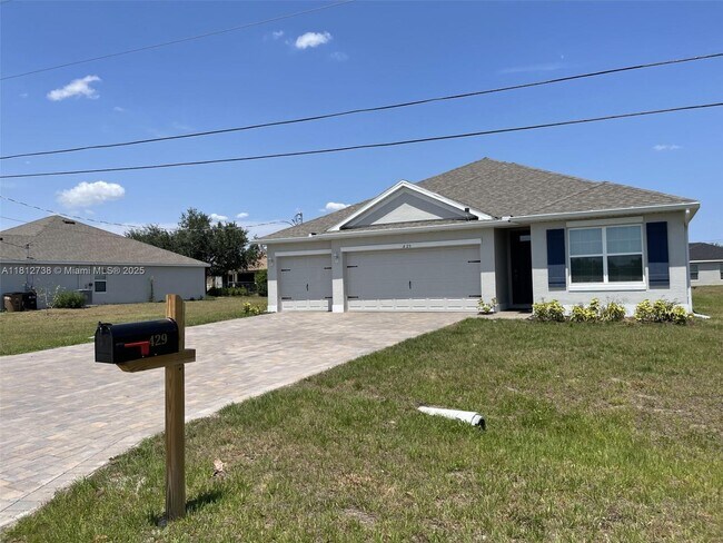 Primary Photo - 429 NE Juanita Pl