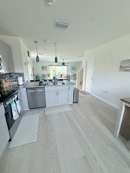 Building Photo - 2729 Golden Trout Ln