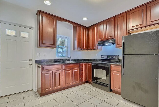 Building Photo - Rose Street