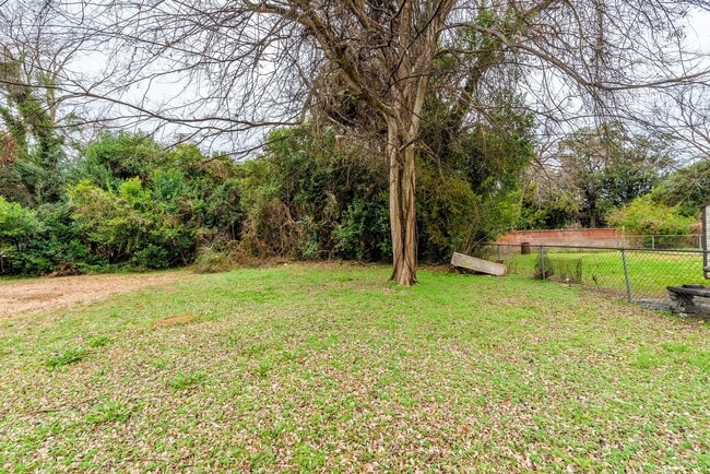 Building Photo - * Section 8 Voucher Welcomed* $1,000 - Just Updated 2 bed/1 bath house for rent Augusta!!!