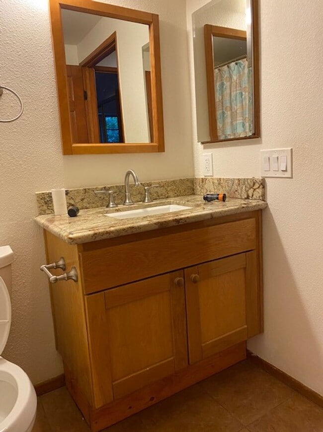Building Photo - The Boardwalk- Walking distance to UCSD! 2...