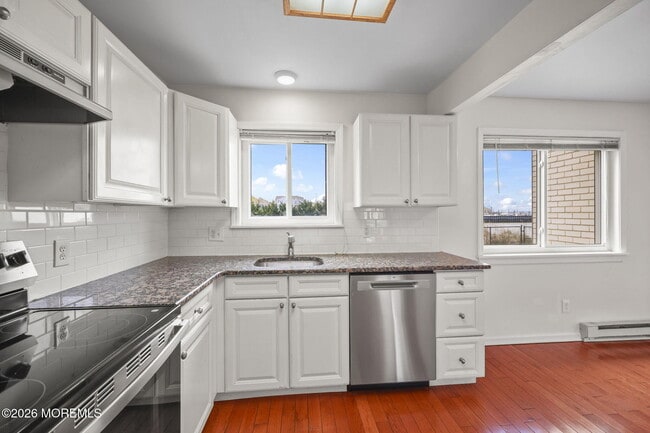 Building Photo - 330 Shore Dr