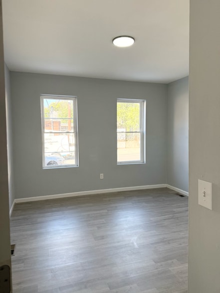 Building Photo - 110 Montgomery St