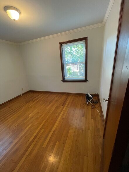 Building Photo - 4964 Fyler Ave