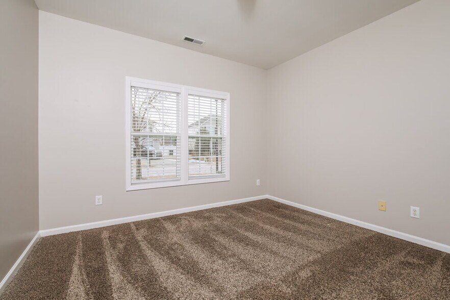 Building Photo - 2202 King Malcolm Ln