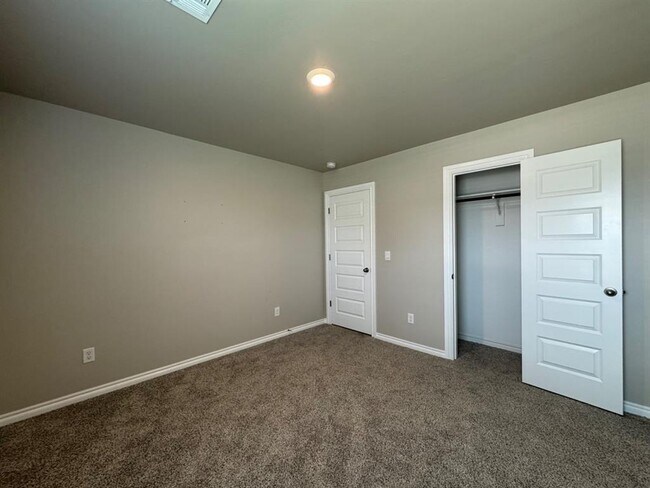 Building Photo - 2800 Stormy St