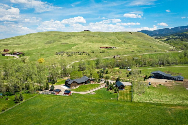 Building Photo - 17448 Wilson Creek Rd