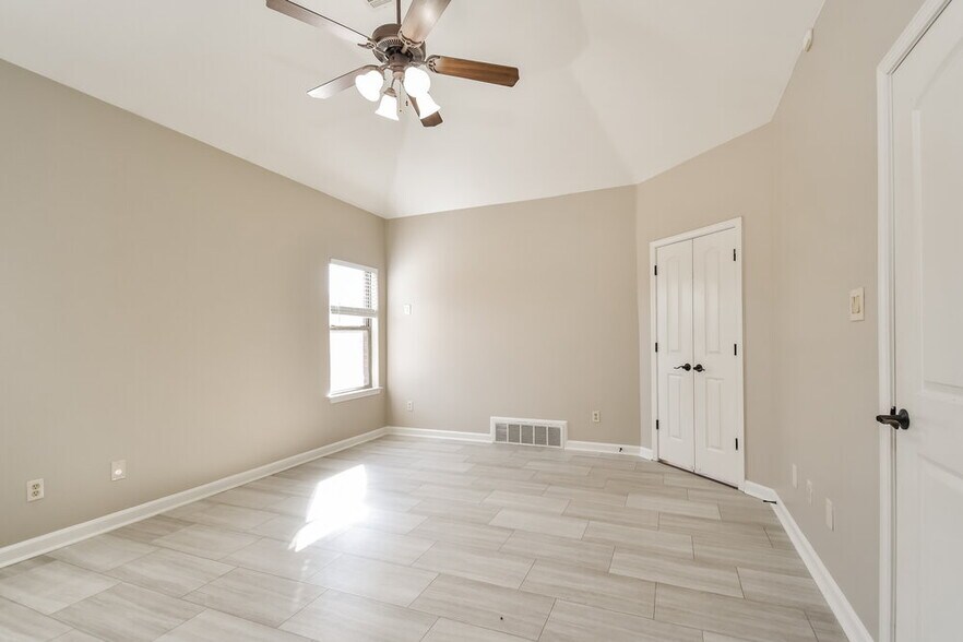 Building Photo - 480 Green Willow Cove
