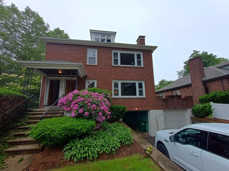 Primary Photo - 75 Forest St