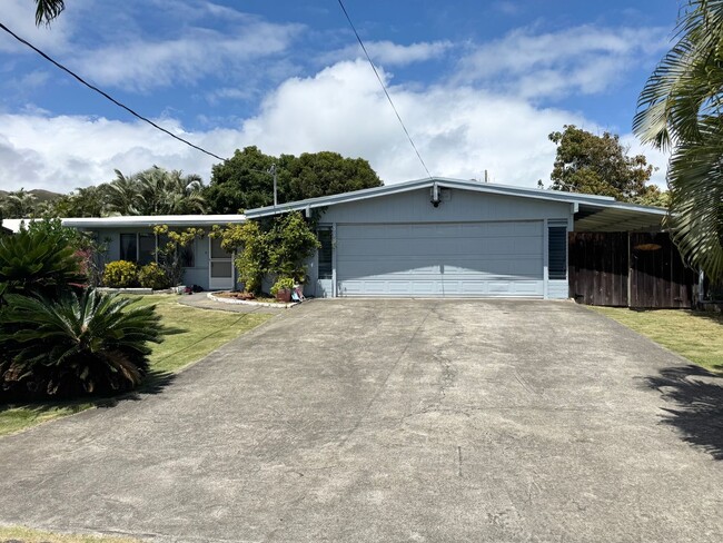 Building Photo - Ready for move in! Utilities included! One...