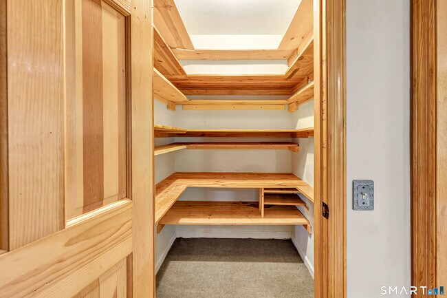 Building Photo - 5B Saxony Dr