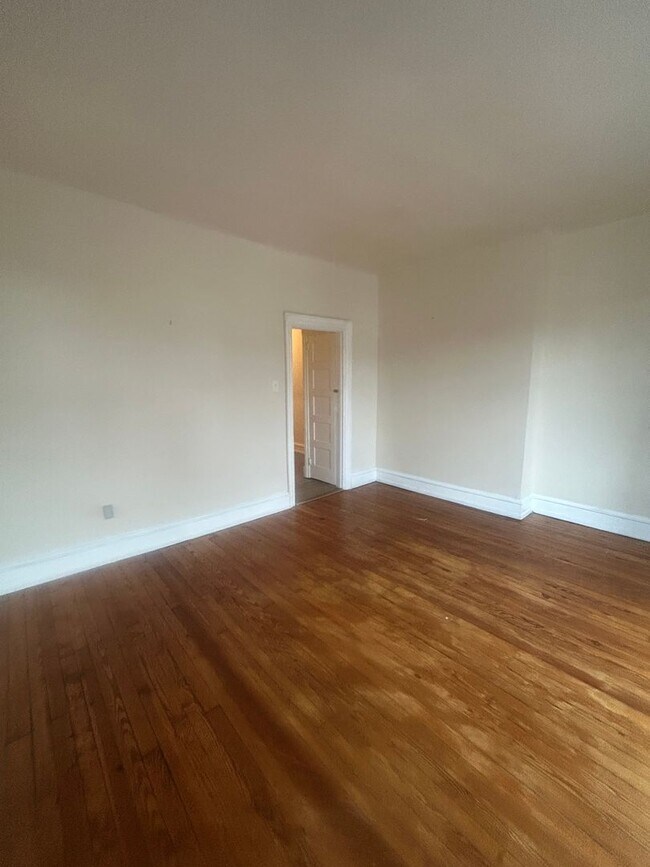 Building Photo - 2211 N 4th St