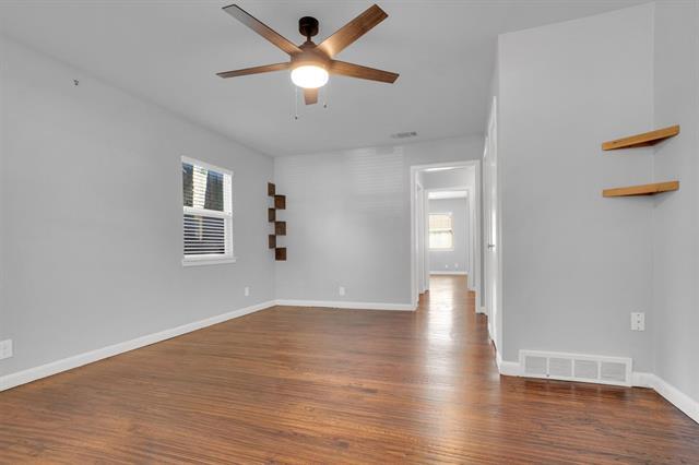 Building Photo - 4929 Locke Ave