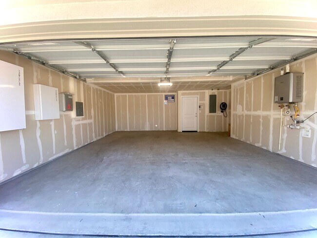 Building Photo - Gorgeous Townhome in Fremont's Niles Neigh...