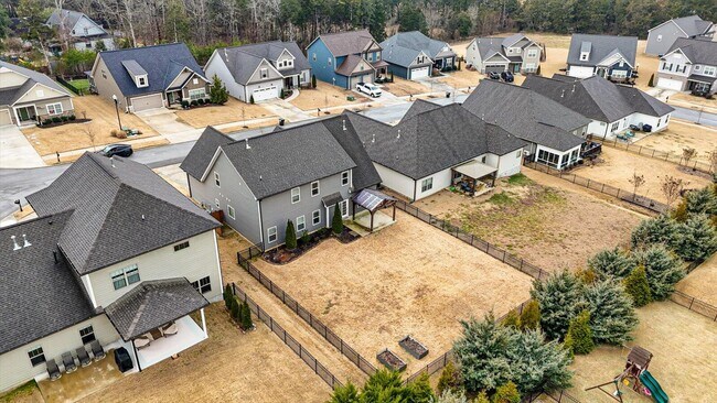 Building Photo - 7458 White Pine Dr