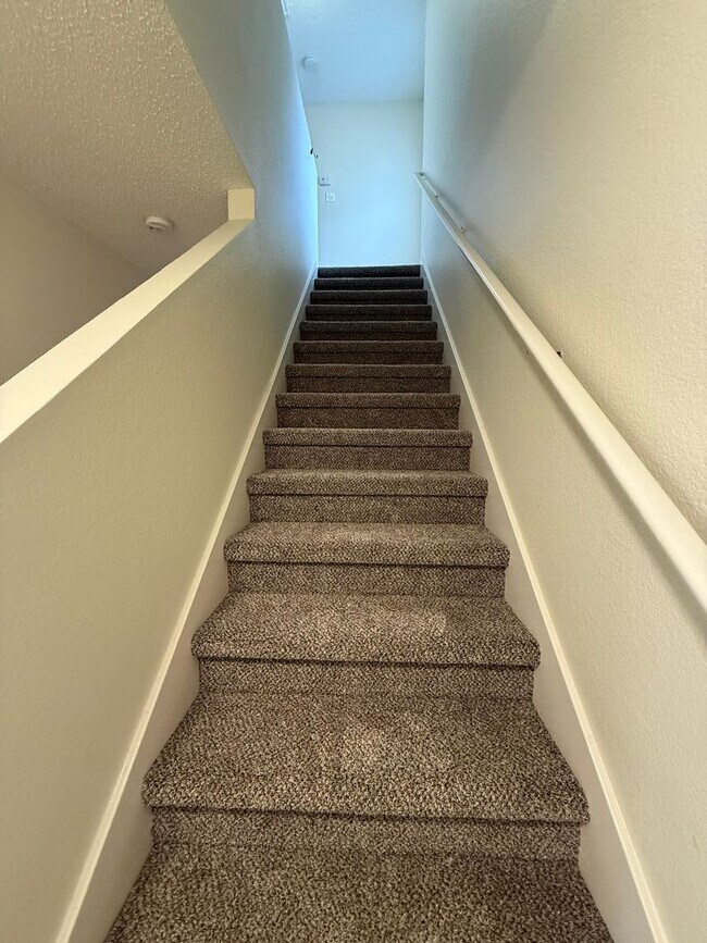 Building Photo - Schreiber Properties1 (2304 Granberry Dr)