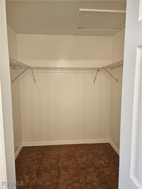 Building Photo - 2511 Sunniland Blvd